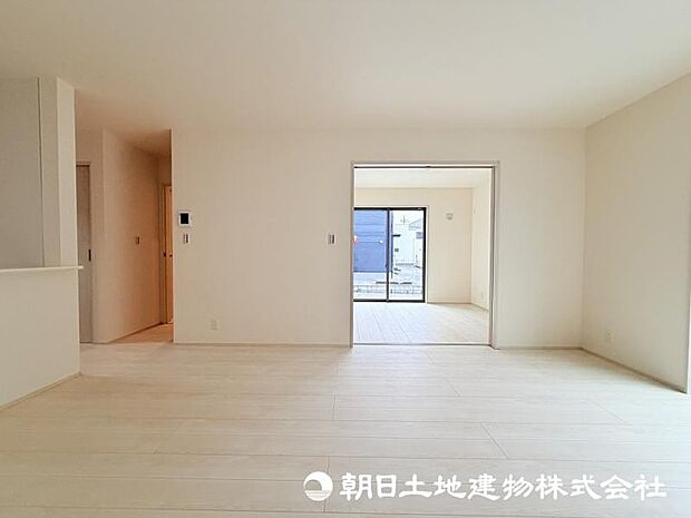＜リビング＞ＬＤＫ16.5帖とつながる洋室4.5帖を一体で使えます。