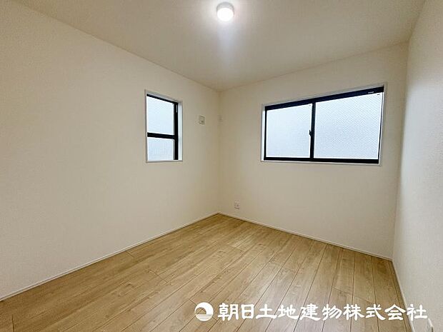 <洋室>2階に4部屋の洋室がありますので、お子様のお部屋も用意できます。