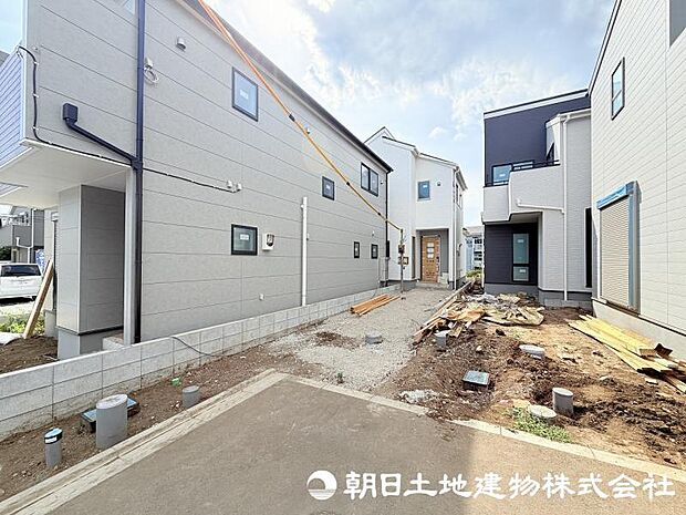 <現地>令和8年10月完成予定ですので年内入居が間に合います。