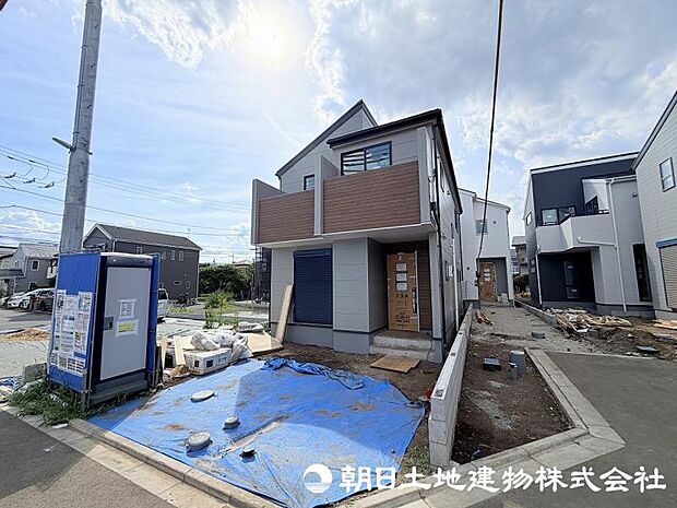 <現地>カースペースには車並列2台駐車可能です。