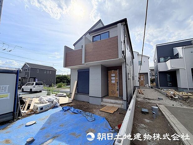 <現地>広い洗面室で室内干しができるホスクリーンも魅力です。