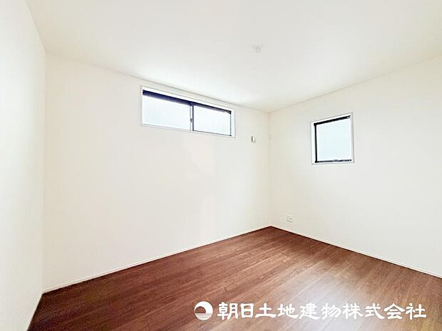 <洋室>2階に4部屋の洋室がありますので、お子様のお部屋も用意できます。