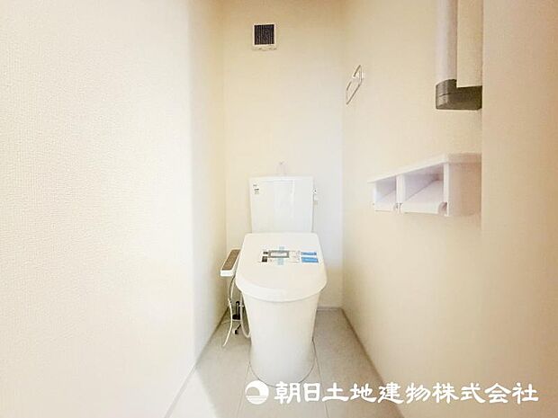 <トイレ>1階2階ウォッシュレット付きトイレです。