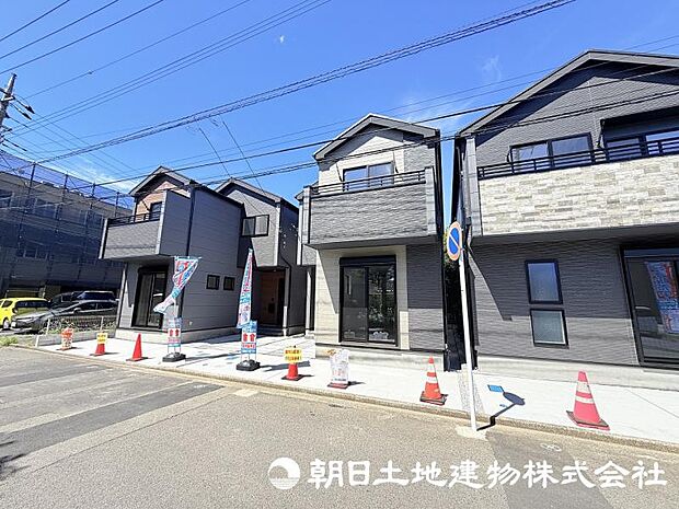 ＜カースペース＞車2台駐車可能です。（車種による）