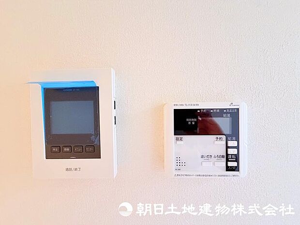 来訪者を室内から確認できるモニター付きインターホンを備え、安心感のある暮らしをサポートします。