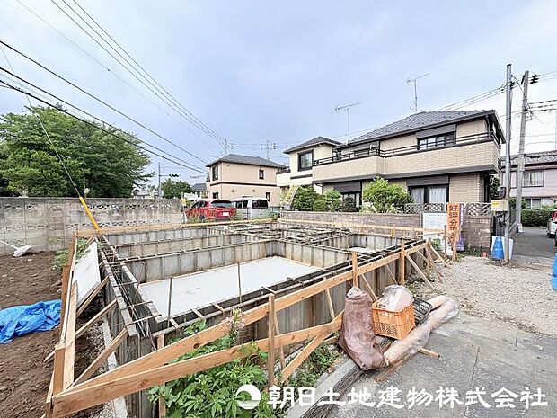 <現地>敷地の南側には広いお庭もあります。