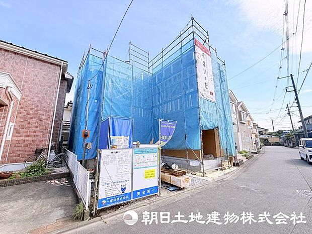 <現地>カースペースには車並列2台駐車可能です。