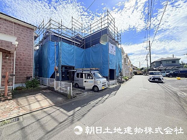 <現地>カースペースには車並列2台駐車可能です。