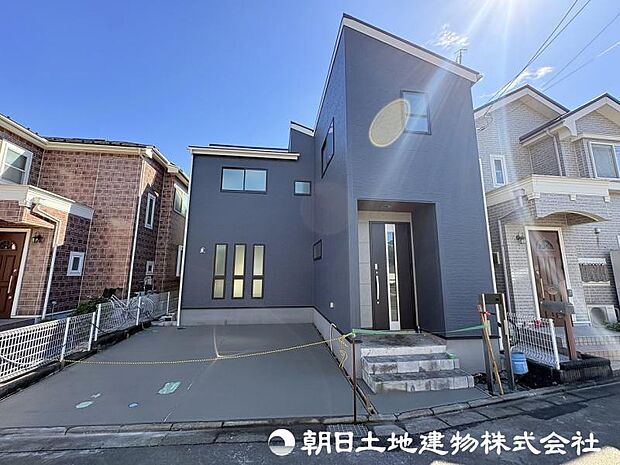 <現地>カースペースには車並列2台駐車可能です。
