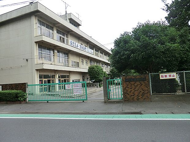 上溝小学校まで約590m