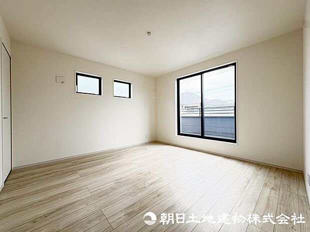 朝の準備から帰宅後の手洗いまで、家族みんなが使いやすい洗面所。快適な暮らしを支える実用的なスペースです。