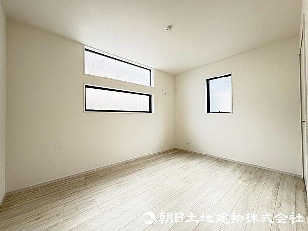 住まう方の生活スタイルに合わせて自由に使える居室。家具やインテリアで自分らしい空間づくりを楽しめます。