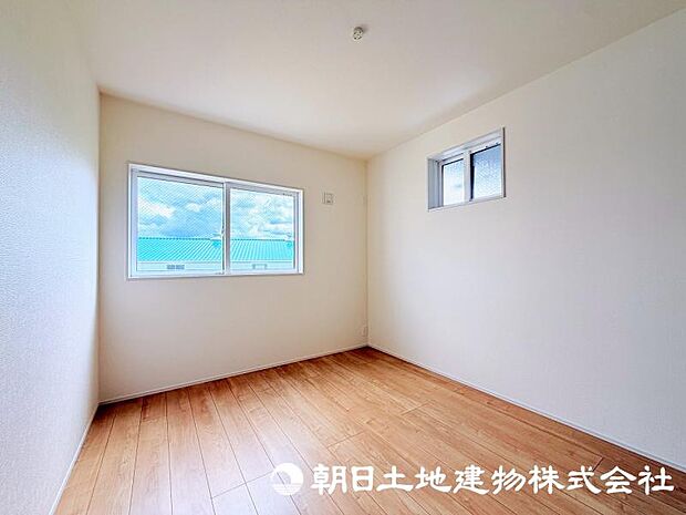 住まう方の生活スタイルに合わせて自由に使える居室。家具やインテリアで自分らしい空間づくりを楽しめます。