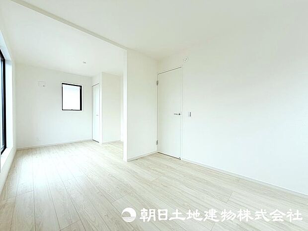 明るく快適な居室は、毎日の生活をより豊かにしてくれる場所。心地よい時間を過ごせる空間です。
