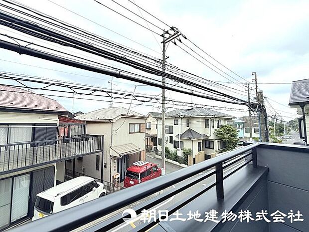 視界が広がる眺望は、住まいに開放感をもたらす魅力のひとつ。日常の中でゆったりとした時間を楽しめます。