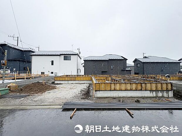 これから基礎工事等の建築工事に入ります。気になる構造部分等のご見学もできる状況でございます。
