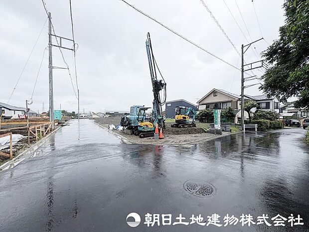 前面道路は交通量が少なく目の離せない小さなお子様のいらっしゃるご家庭でも安心してお暮し頂けます。