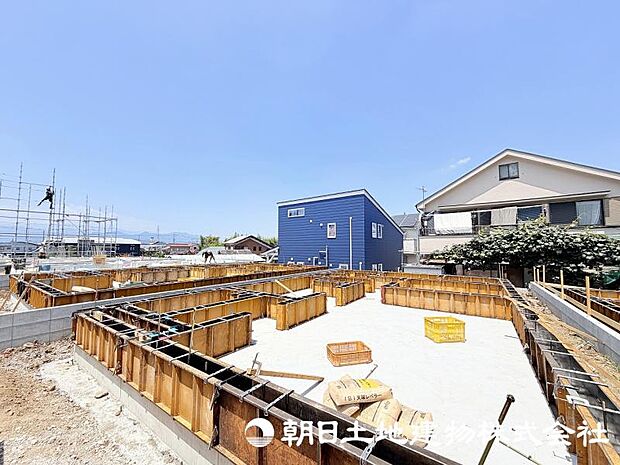 道路とほぼフラットな敷地、老若男女全ての方に愛される嬉しい条件です。
