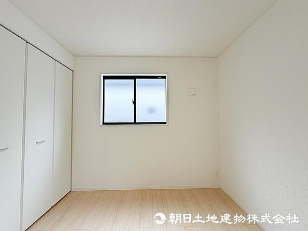 <洋室>2階に3部屋の洋室がありますので、お子様のお部屋も用意できます。