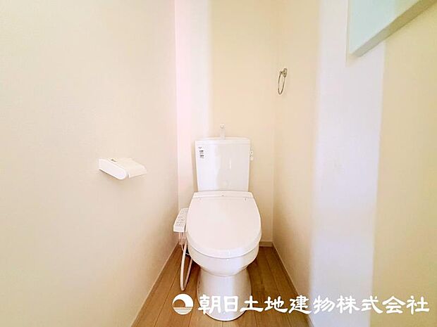 住まいの中で毎日利用するトイレは、快適性にもこだわりたいポイント。清潔で心地よい空間が魅力です。 