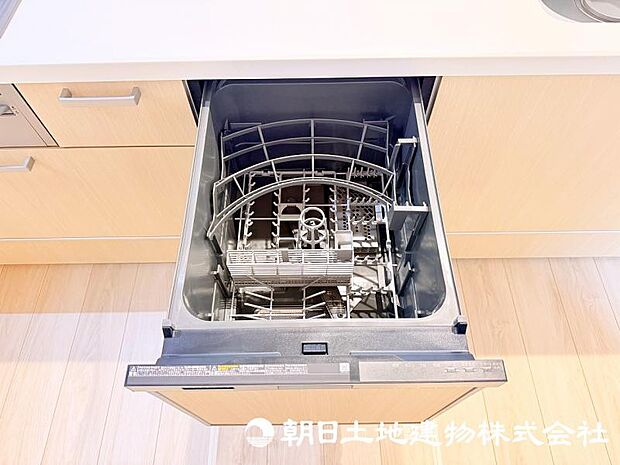 食器洗いの負担を軽減してくれる食洗器を備えたキッチン。家事の効率化をサポートし、ゆとりある時間を生み出します。 