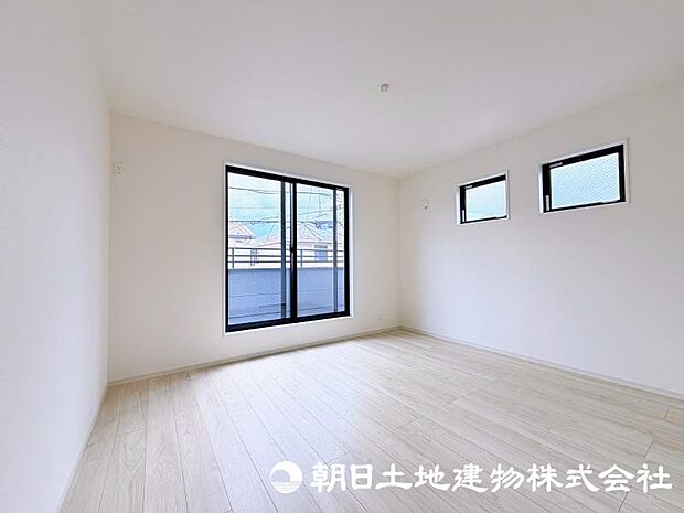 住まう方の生活スタイルに合わせて自由に使える居室。家具やインテリアで自分らしい空間づくりを楽しめます。