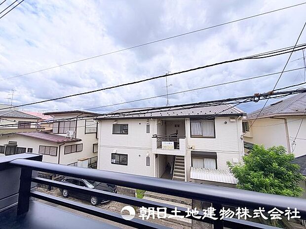 視界が広がる眺望は、住まいに開放感をもたらす魅力のひとつ。日常の中でゆったりとした時間を楽しめます。