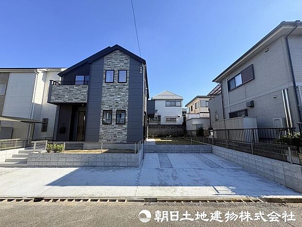 <外観>区画整理地内の静かな住環境に立地しています。