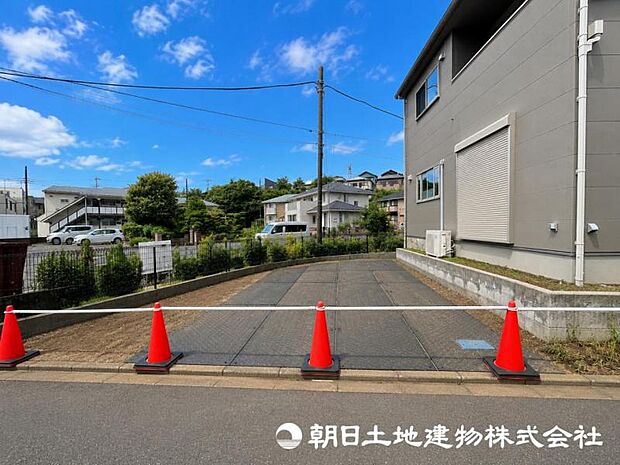 <カースペース>ゆとりのカースペースには車並列2台駐車可能です。