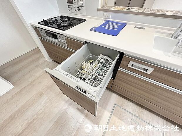 <キッチン>奥様に人気のビルトイン食器洗浄機付です。