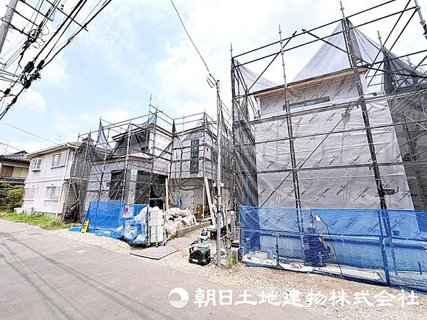 建築中だからこそ感じられる、完成までの期待感を楽しめる物件です。住まいの完成後は、街並みに調和した新しい暮らしが始まります。