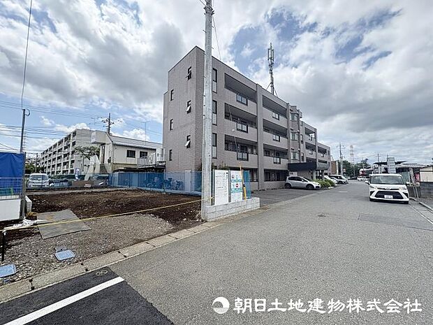 <現地>ウォークインクローゼットやリビング収納等の収納豊富な3LDKです。