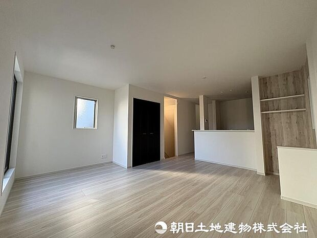 建築中だからこそ感じられる、完成までの期待感を楽しめる物件です。住まいの完成後は、街並みに調和した新しい暮らしが始まります。