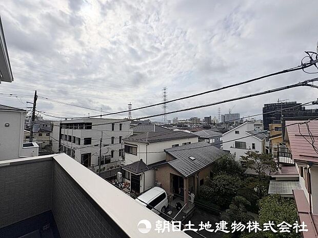 <バルコニー>2階3階の2面バルコニーです。