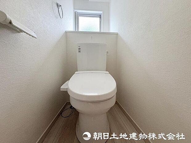 <トイレ>1階2階ウォッシュレット付きトイレです。