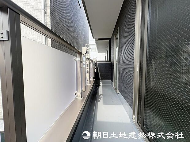 <バルコニー>2階3階の2面バルコニーとなっています。