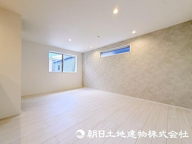 住まう方のライフスタイルに合わせて自由に使えるリビング空間。家族団らんの時間はもちろん、趣味やくつろぎのひとときにもぴったりです。