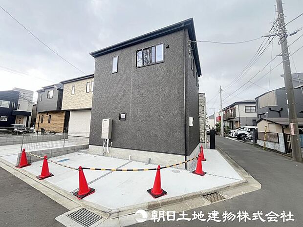 <カースペース>カースペースが2ヵ所にあり、車2台駐車可能です。