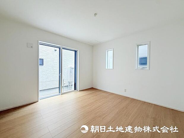 住まう方の生活スタイルに合わせて自由に使える居室。家具やインテリアで自分らしい空間づくりを楽しめます。
