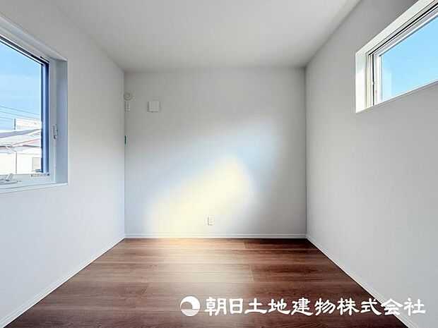 <洋室>2階の洋室5.2帖です。