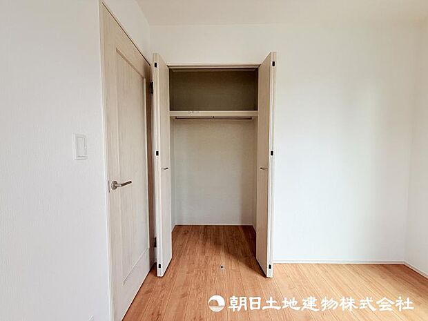 ＜収納＞各洋室にクローゼットがありお洋服やお荷物をすっきりと収納できます。