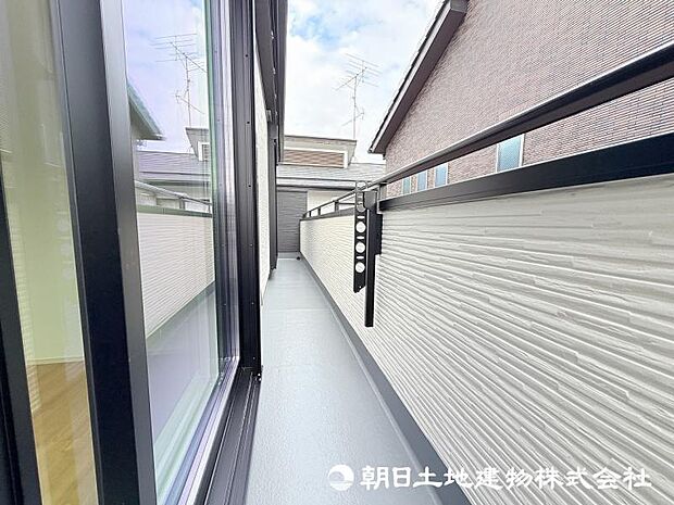 ＜バルコニー＞南向きで陽当たり良好です。