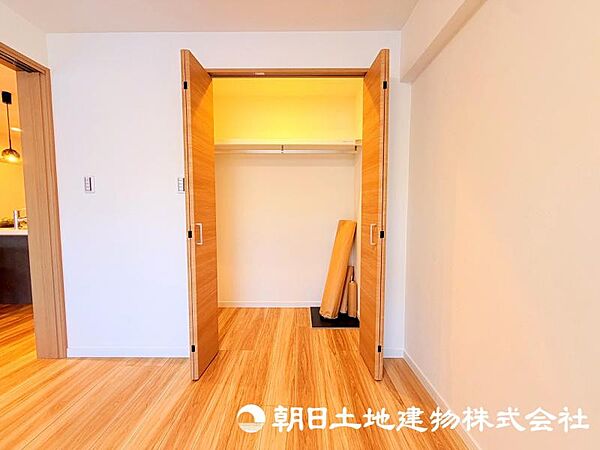 日々増える荷物もすっきり片付けられる収納スペース。居住空間を広く快適に使える便利な設備です。