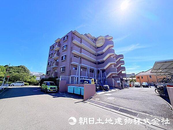 スタイリッシュな外観デザインは、とてもお洒落で満足度の高い暮らしがご実現頂けると思います。