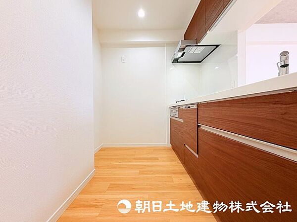 毎日の料理が楽しくなる、使い勝手に配慮したキッチン。家族との会話を楽しみながら、心地よい時間をお過ごしいただけます。