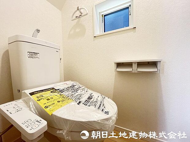 <トイレ>1階2階ウォッシュレット付きトイレです。