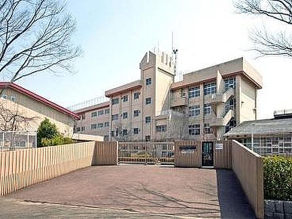 宮上中学校まで約2400ｍ
