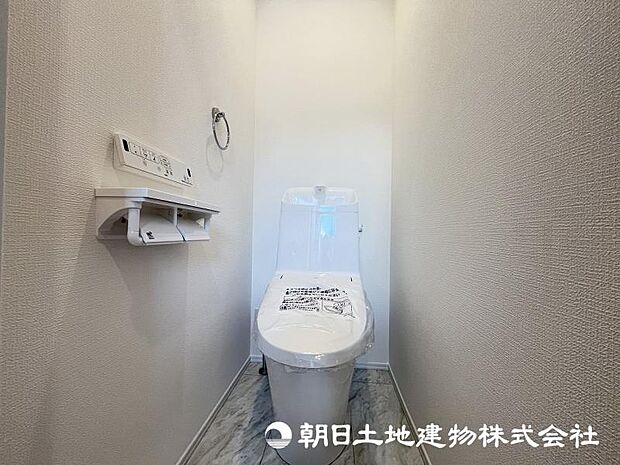 <トイレ>1階2階ウォッシュレット付きトイレです。