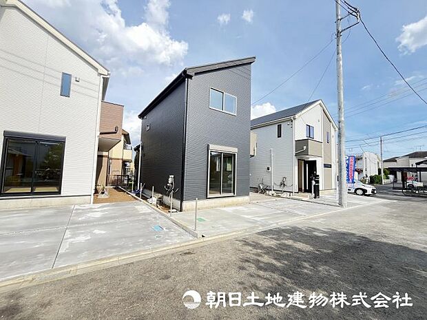<外観>交通量の少ない道路に面して安心いただけます。