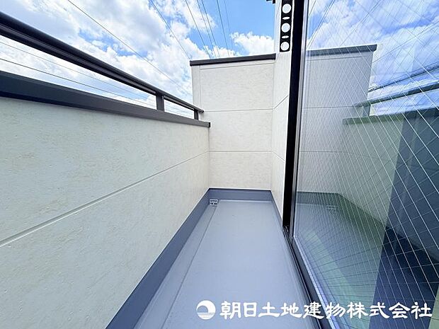 <バルコニー>使いやすい南北両面バルコニーです。